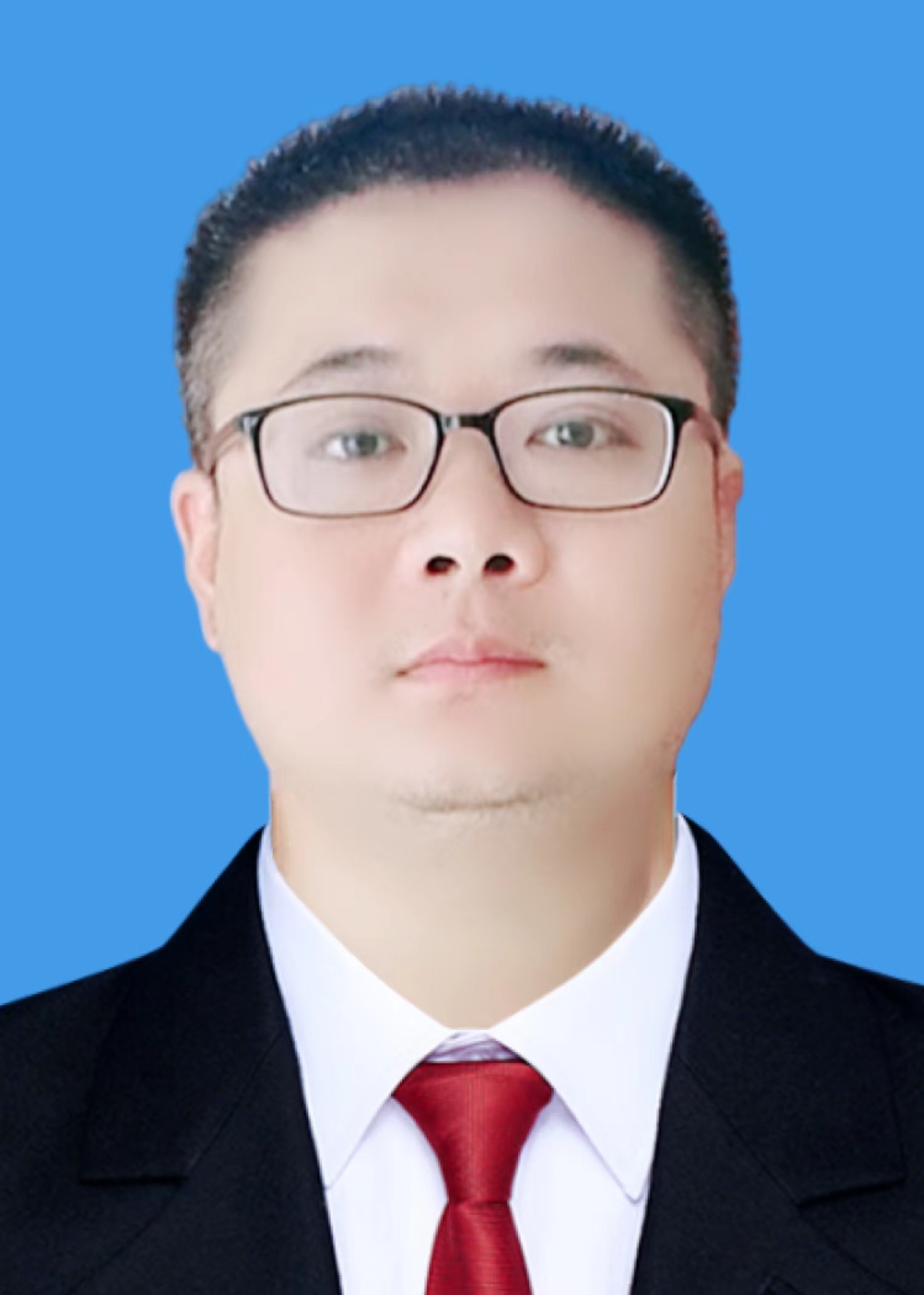 周鋒 黨委委員、副總經(jīng)理